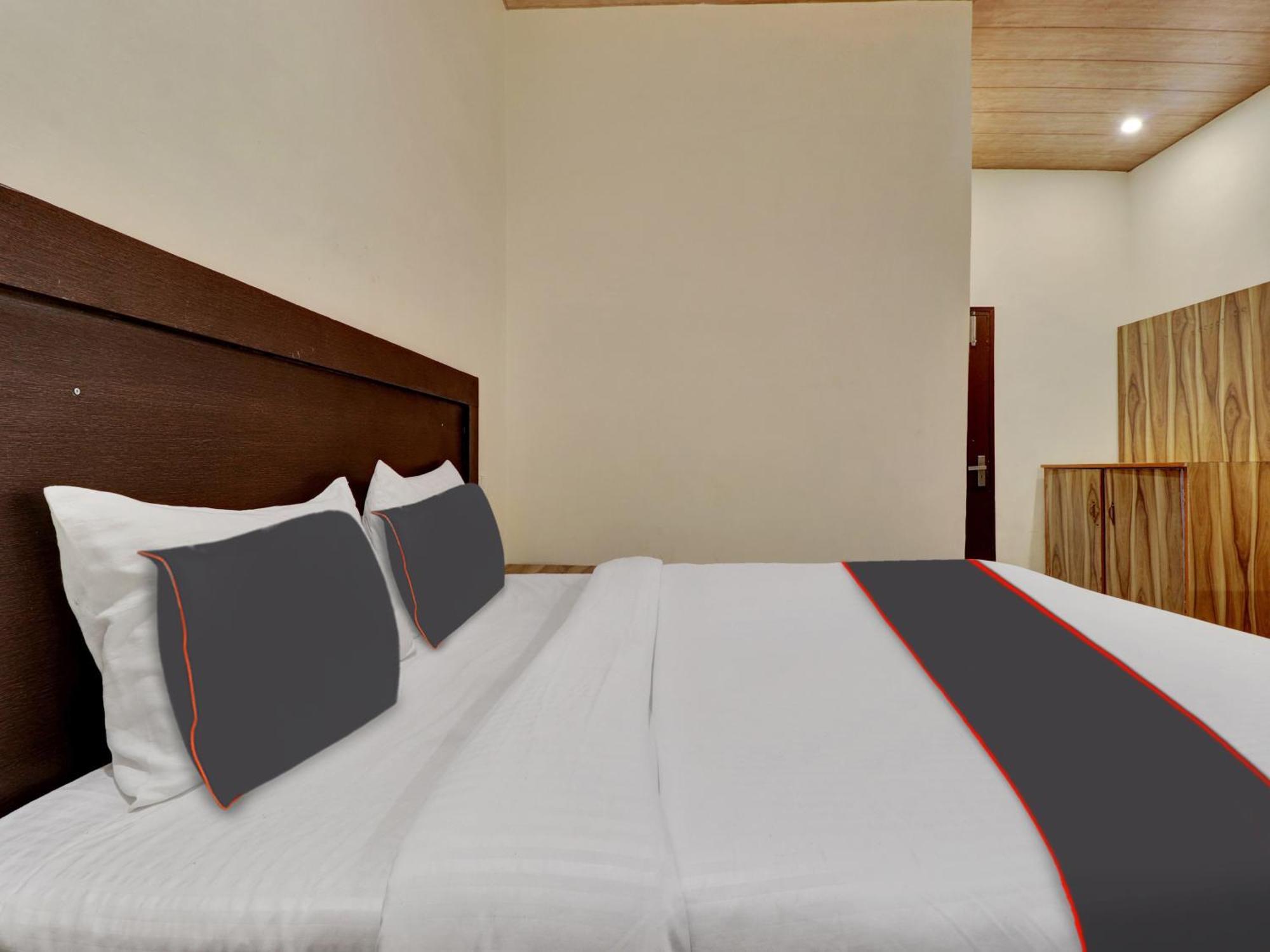 Collection O Shiv Sutra Resorts, Mussoorie Bagian luar foto